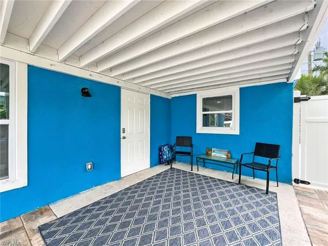 219 Delmar covered entry