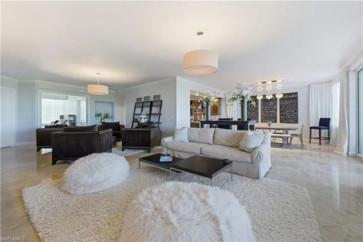 275  Indies  WAY, Naples, FL 34110