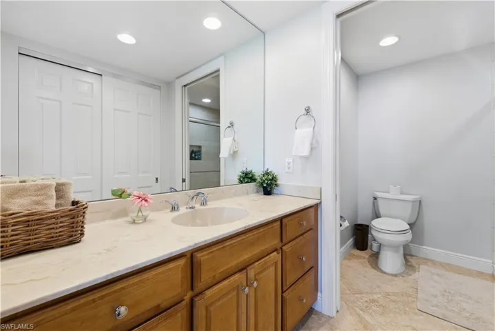 275  Indies  WAY, Naples, FL 34110