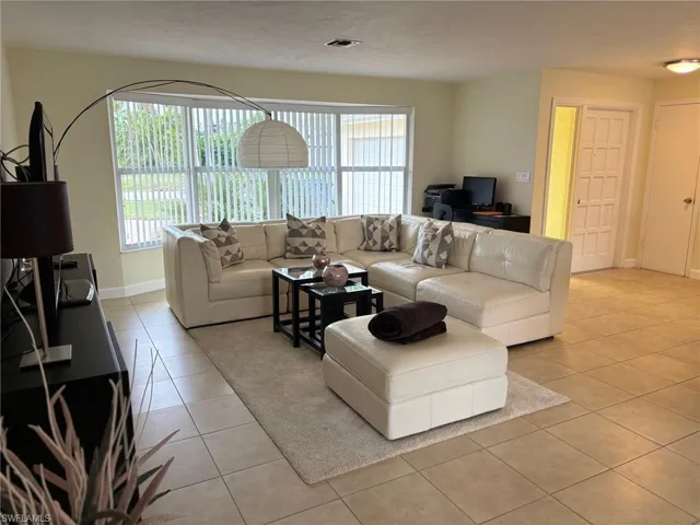 107 Sw 58th Ter, Cape Coral, Florida 33914