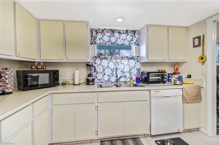1629 Se 13th Ter, Cape Coral Fl 33990