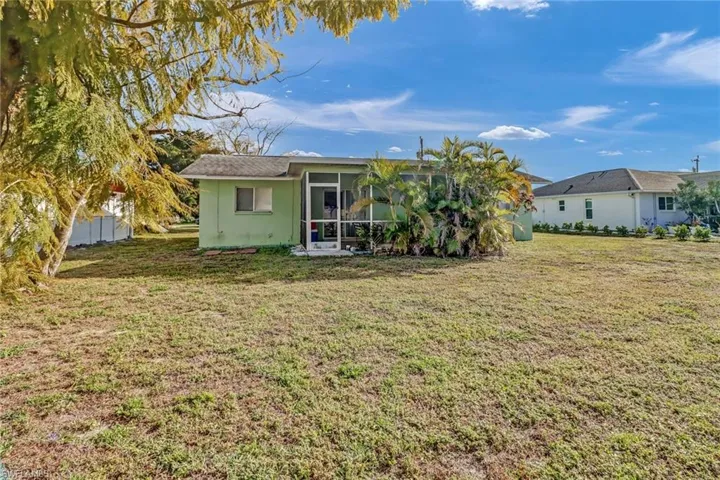 1629 Se 13th Ter, Cape Coral Fl 33990