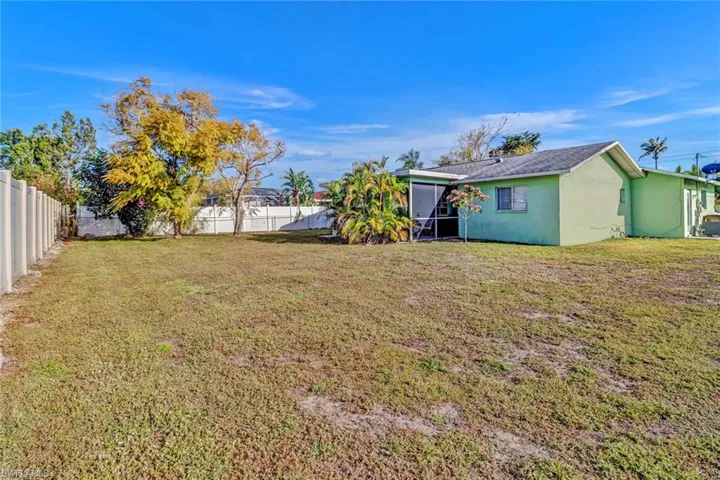 1629 Se 13th Ter, Cape Coral Fl 33990