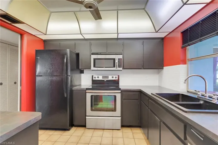 4133 Lakewood Blvd E27, Naples, Florida 34112
