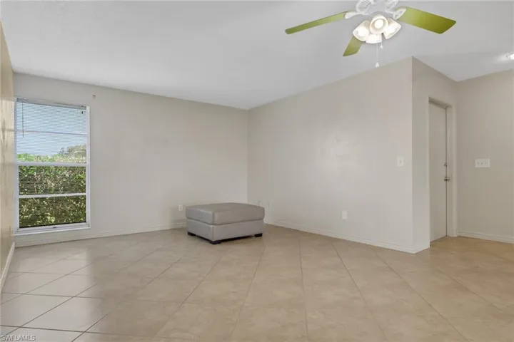 4133 Lakewood Blvd E27, Naples, Florida 34112