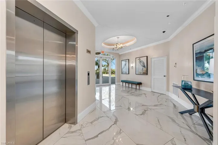 Bayview I Lobby