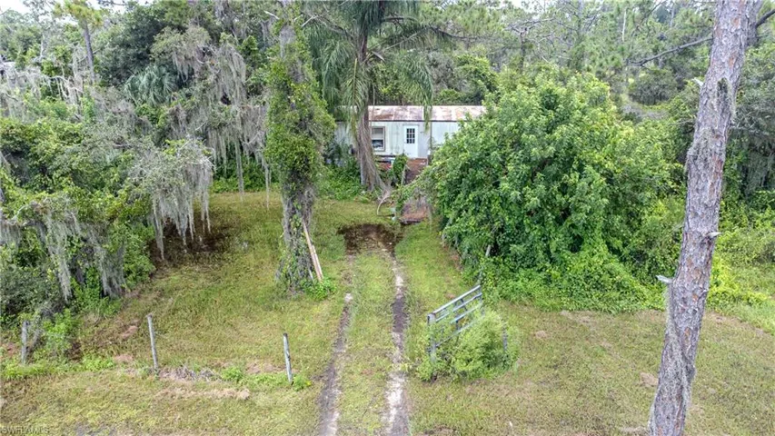1275  Pine  AVE, Labelle, FL 33935