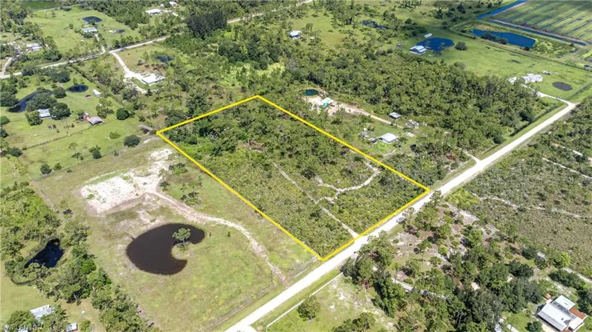 1275  Pine  AVE, Labelle, FL 33935