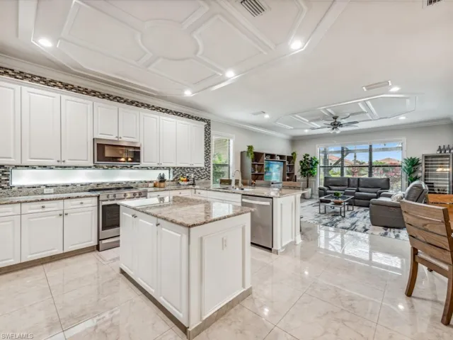 Light, bright kitchen