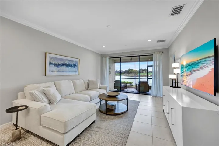 9373 Pocida Ct 104, Naples, Florida 34119