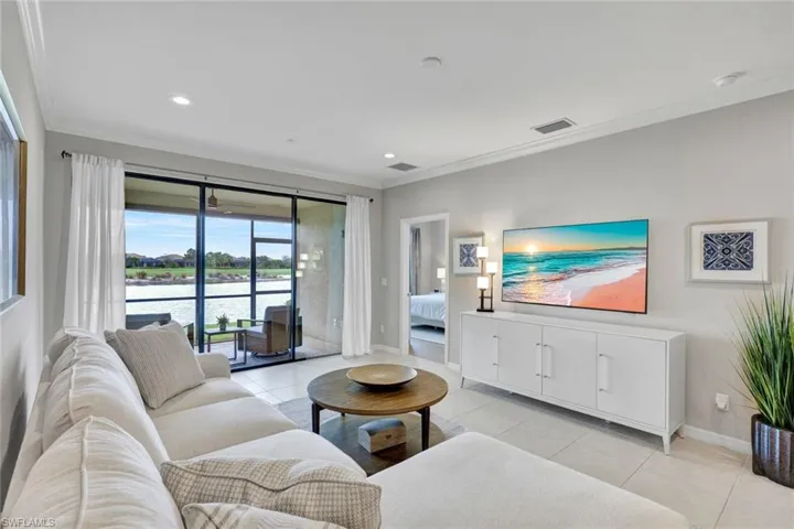9373 Pocida Ct 104, Naples, Florida 34119