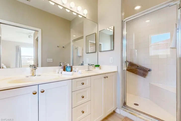 350  Robin Hood  CIR, Naples, FL 34104
