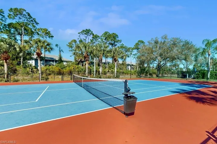 350  Robin Hood  CIR, Naples, FL 34104