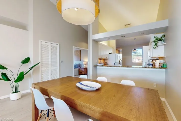 350  Robin Hood  CIR, Naples, FL 34104