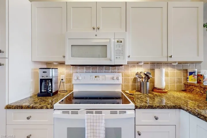 350  Robin Hood  CIR, Naples, FL 34104