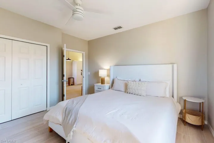350  Robin Hood  CIR, Naples, FL 34104