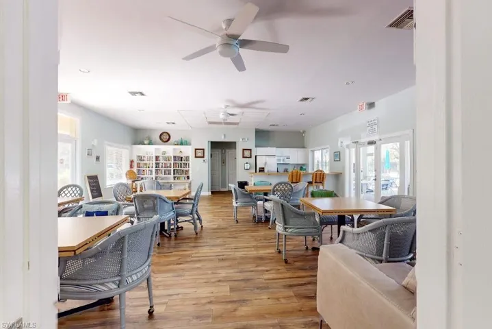 350  Robin Hood  CIR, Naples, FL 34104