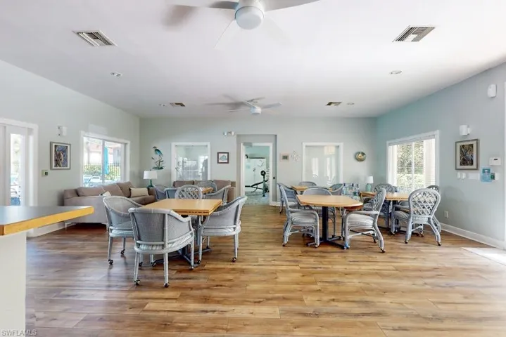 350  Robin Hood  CIR, Naples, FL 34104