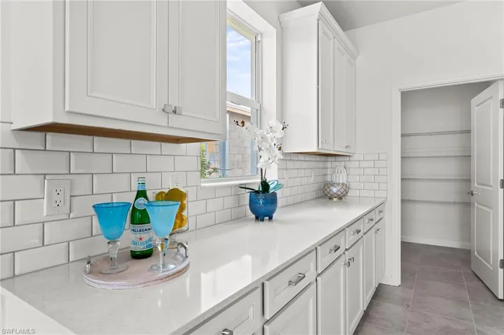 Walk in Pantry