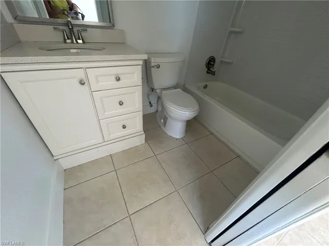 4708 Se 5th Pl 204, Cape Coral, Florida 33904