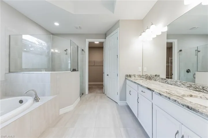 16246 Aberdeen Way, Naples, Florida 34110