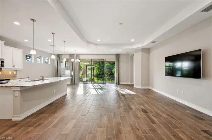 16246 Aberdeen Way, Naples, Florida 34110