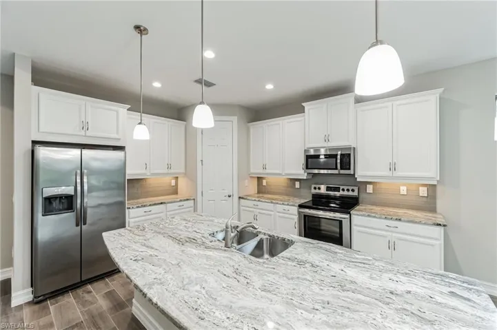 16246 Aberdeen Way, Naples, Florida 34110