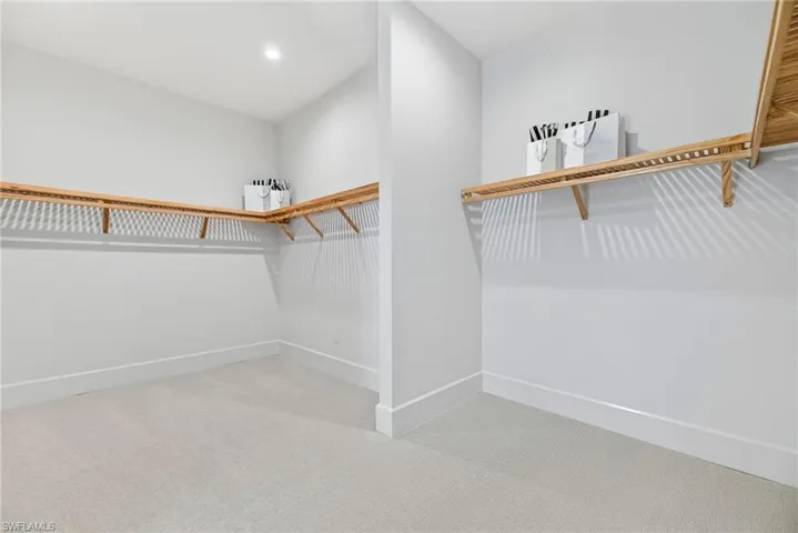 Master walk-in-closet
