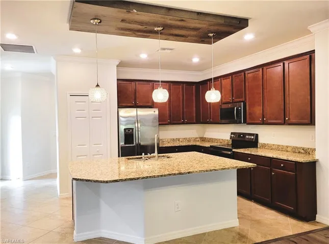 9137 Glenforest Dr, Naples, Florida 34120