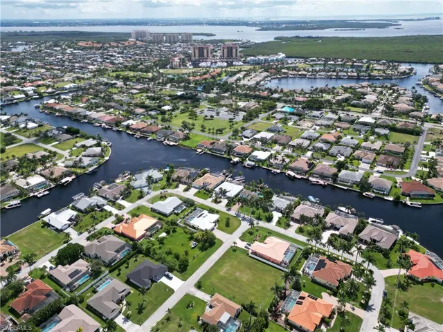 5304 Sw 19th Pl, Cape Coral, Florida 33914