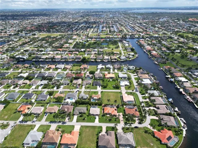 5304 Sw 19th Pl, Cape Coral, Florida 33914