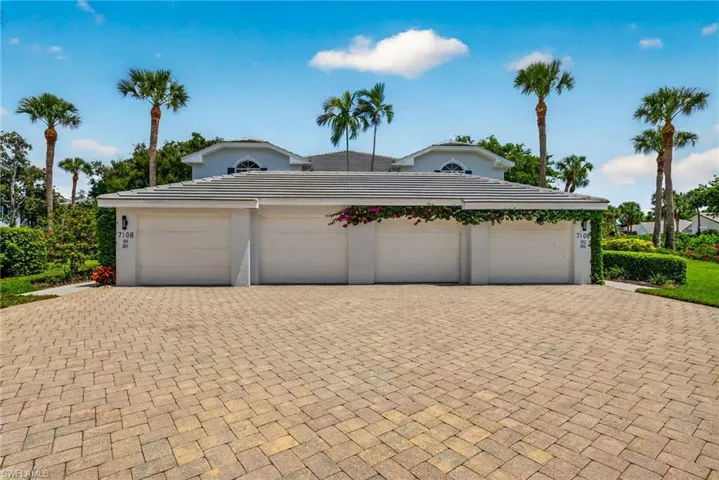 7108 Barrington Cir 202, Naples, Florida 34108