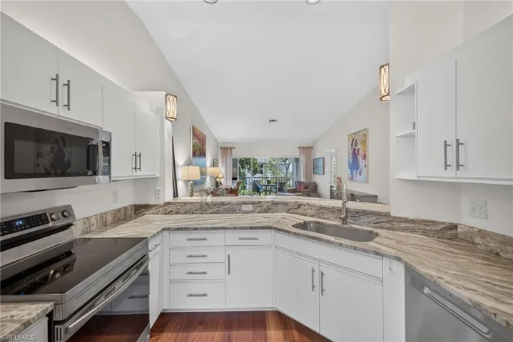 7108 Barrington Cir 202, Naples, Florida 34108