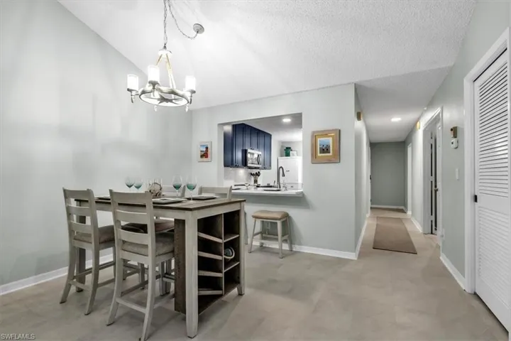 280  Timber Lake  CIR, Naples, FL 34104