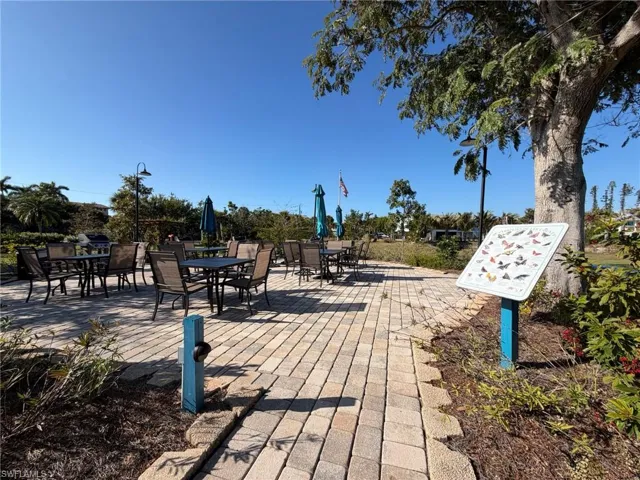 Deck with outdoor dining area