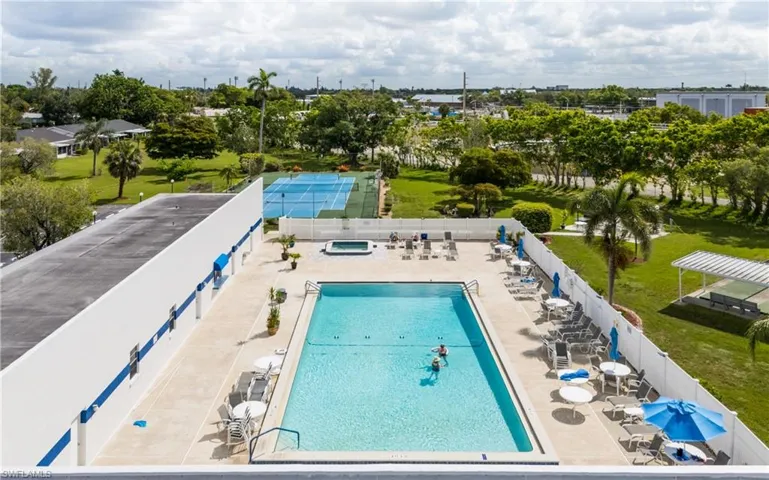 6884  Sandtrap  DR, Fort Myers, FL 33919