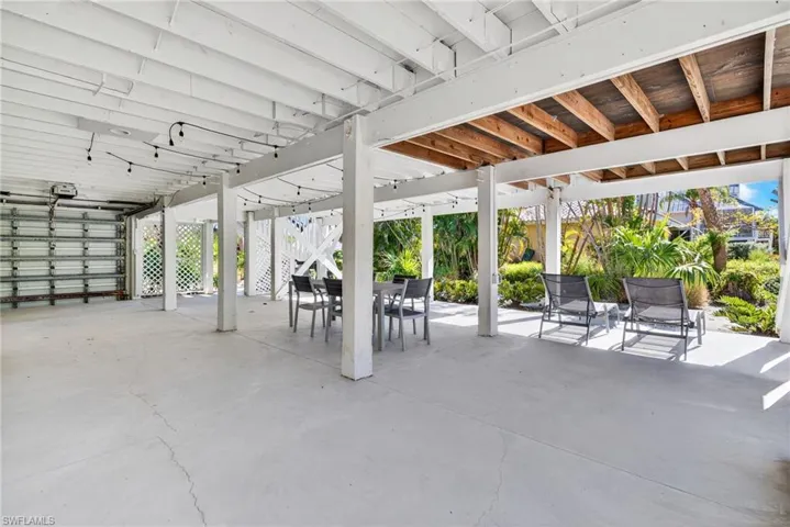 280 Southwinds Dr, Sanibel, Florida 33957