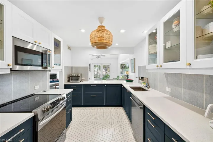 280 Southwinds Dr, Sanibel, Florida 33957
