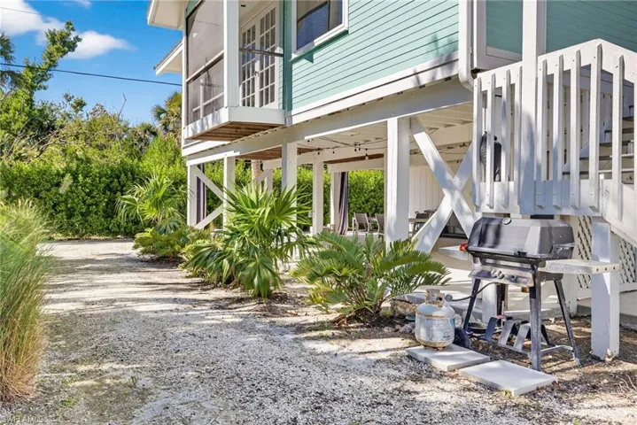 280 Southwinds Dr, Sanibel, Florida 33957