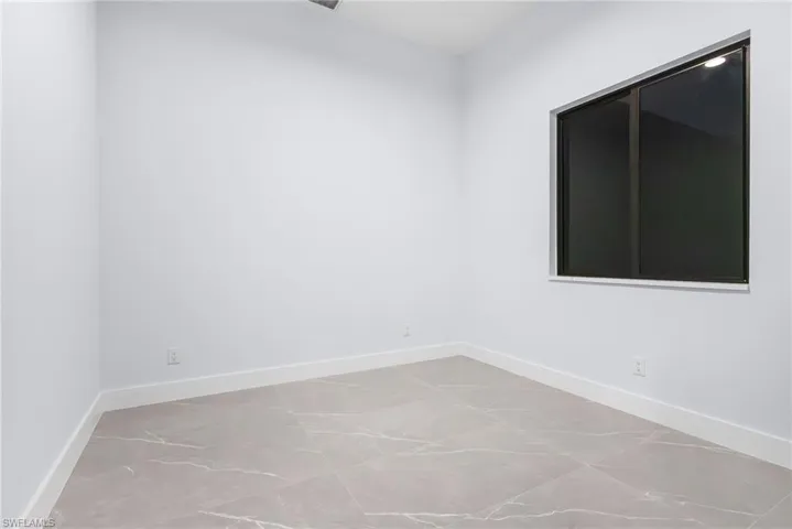 142 Sw 33rd Pl, Cape Coral, Florida 33991