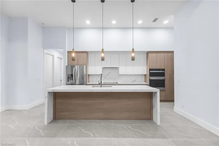 142 Sw 33rd Pl, Cape Coral, Florida 33991