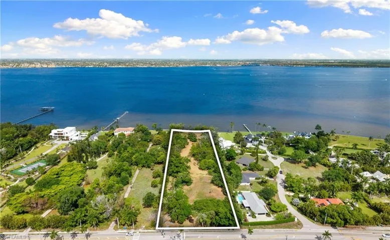 11480  Mc Gregor  BLVD, Fort Myers, FL 33919