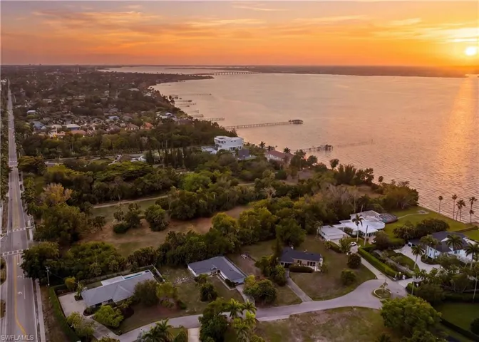 11480  Mc Gregor  BLVD, Fort Myers, FL 33919