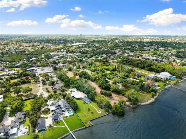 11480  Mc Gregor  BLVD, Fort Myers, FL 33919