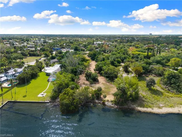 11480  Mc Gregor  BLVD, Fort Myers, FL 33919