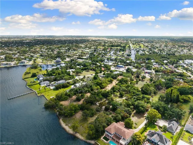 11480  Mc Gregor  BLVD, Fort Myers, FL 33919