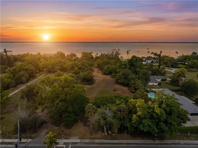 11480  Mc Gregor  BLVD, Fort Myers, FL 33919