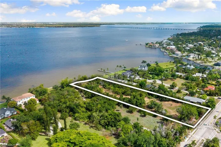 11480  Mc Gregor  BLVD, Fort Myers, FL 33919