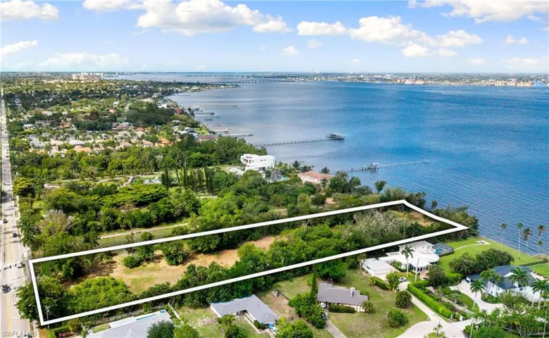 11480  Mc Gregor  BLVD, Fort Myers, FL 33919