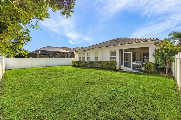 Fully Fenced Back Yard.
